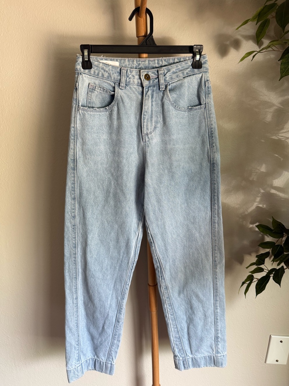 ASOS Collusion X006 Light Blue Denim High Rise Mom Jeans Size 25/30